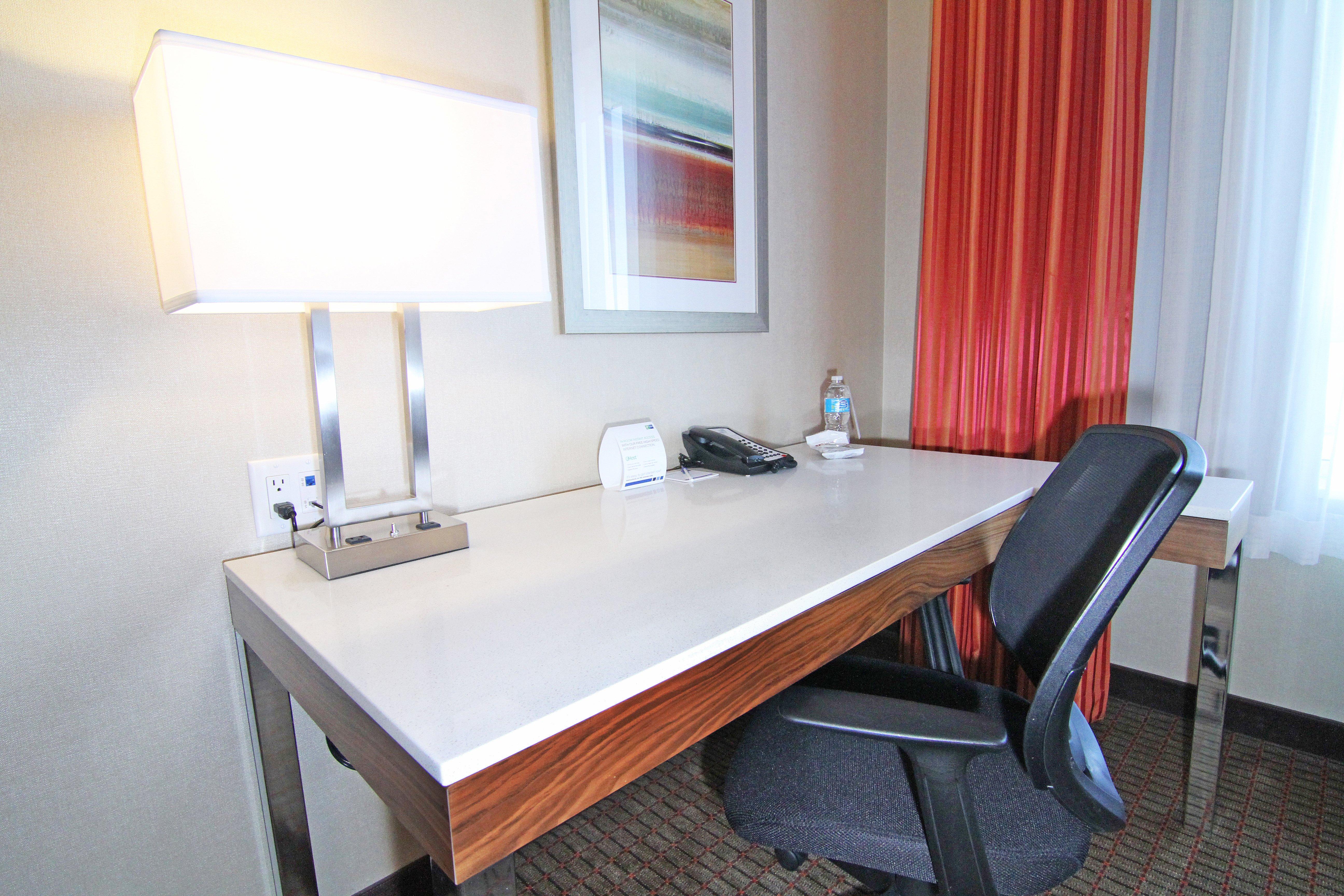 Holiday Inn Express And Suites Calgary University By Ihg Eksteriør bilde