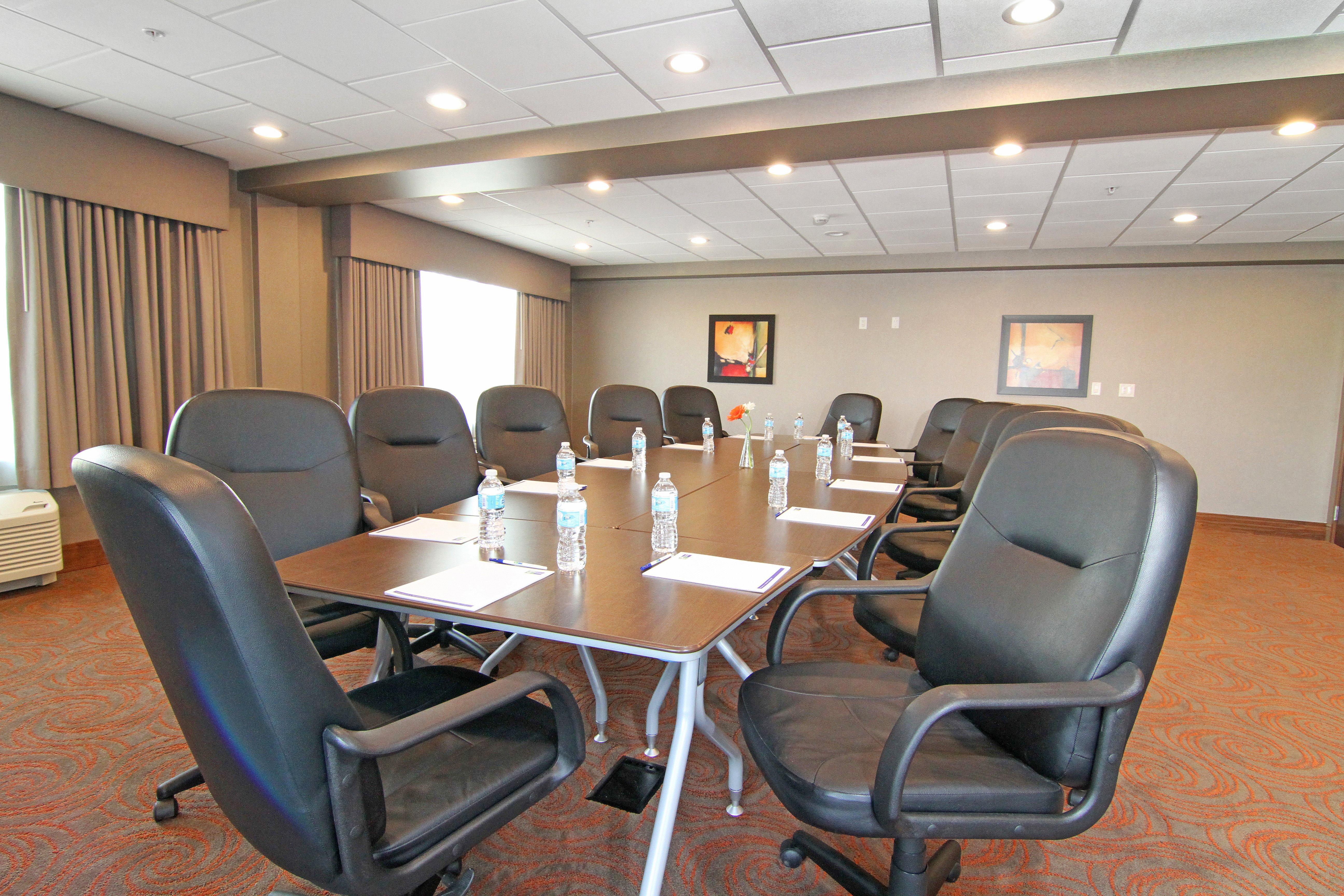 Holiday Inn Express And Suites Calgary University By Ihg Eksteriør bilde