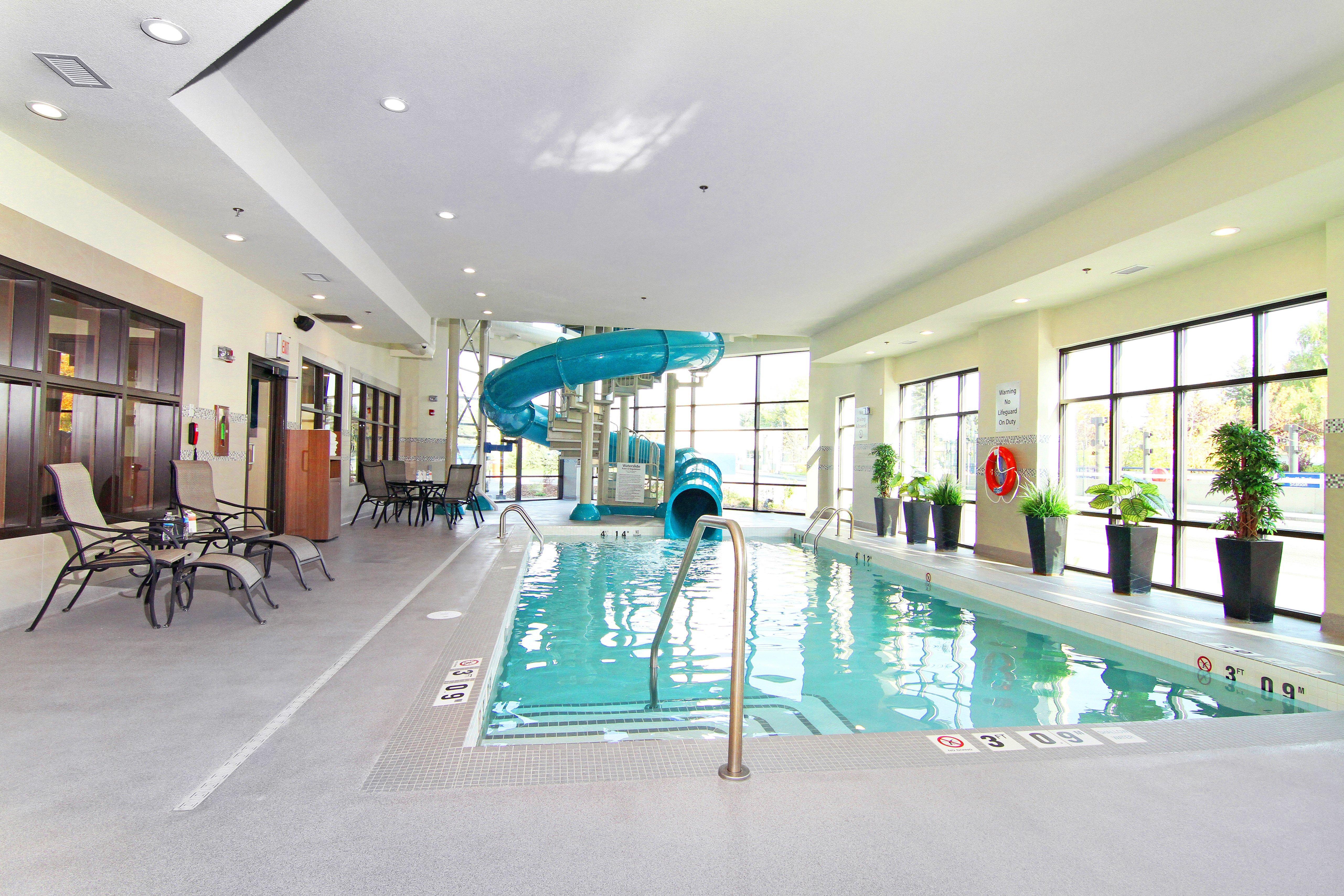 Holiday Inn Express And Suites Calgary University By Ihg Eksteriør bilde