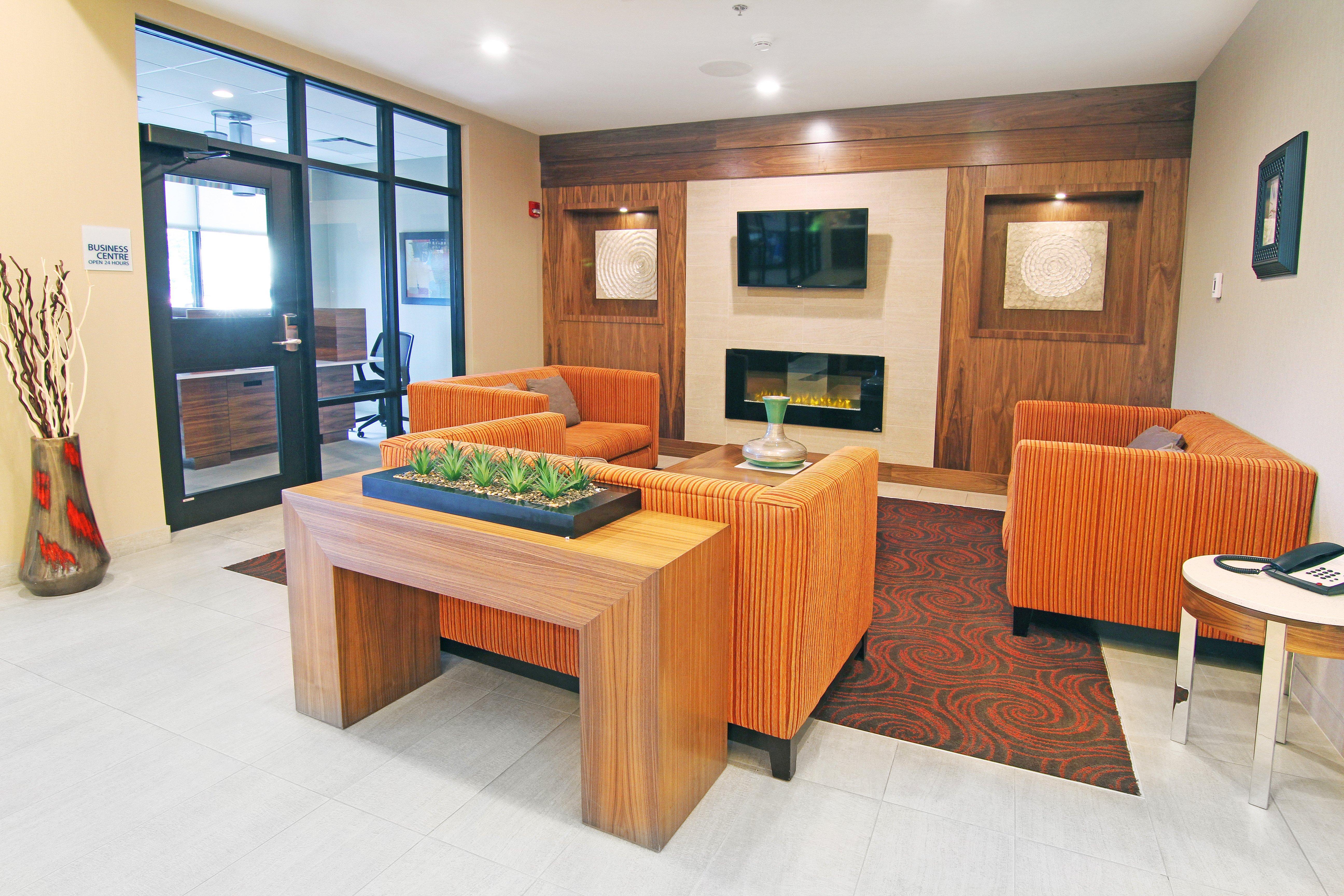 Holiday Inn Express And Suites Calgary University By Ihg Eksteriør bilde