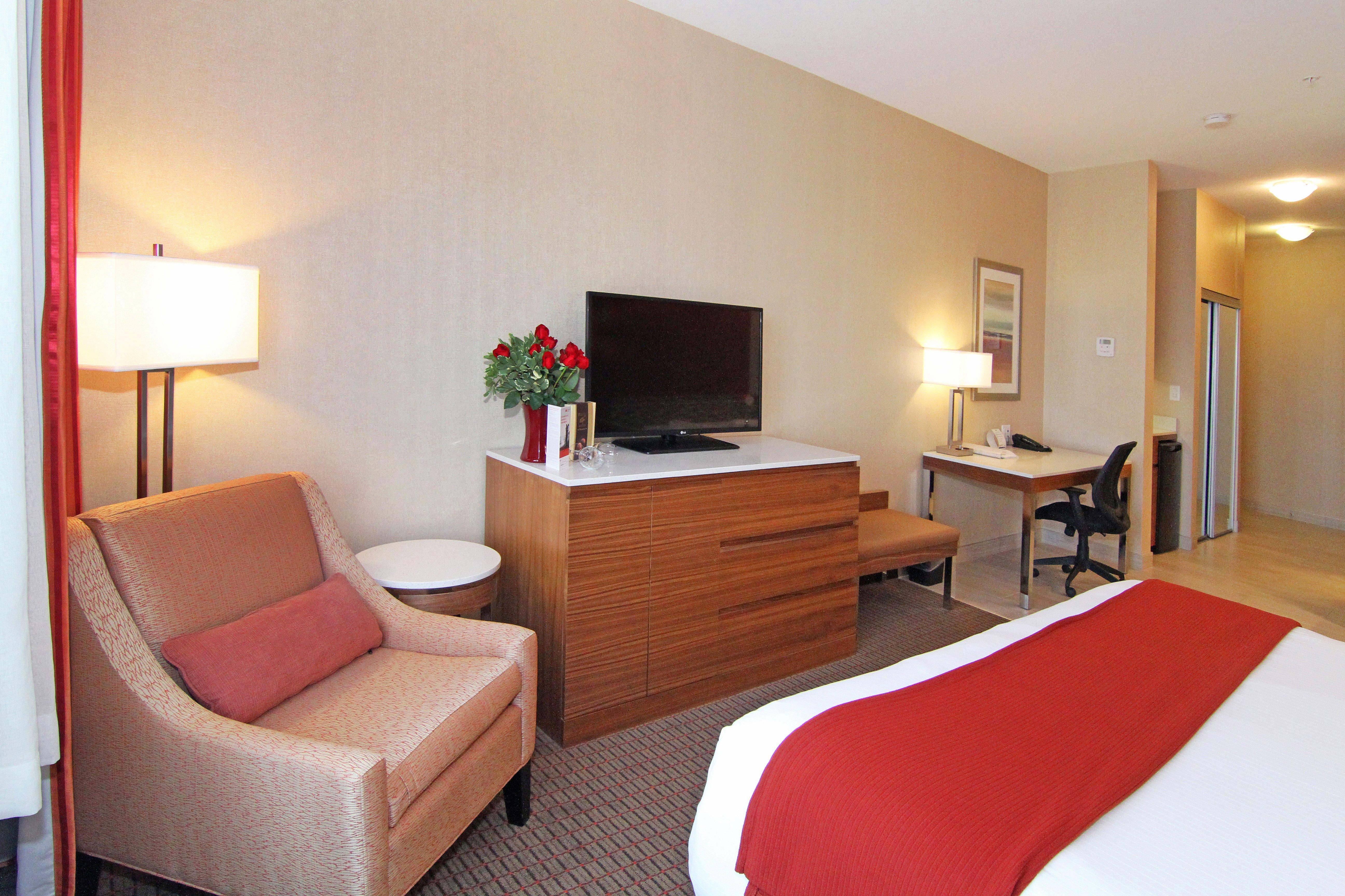 Holiday Inn Express And Suites Calgary University By Ihg Eksteriør bilde