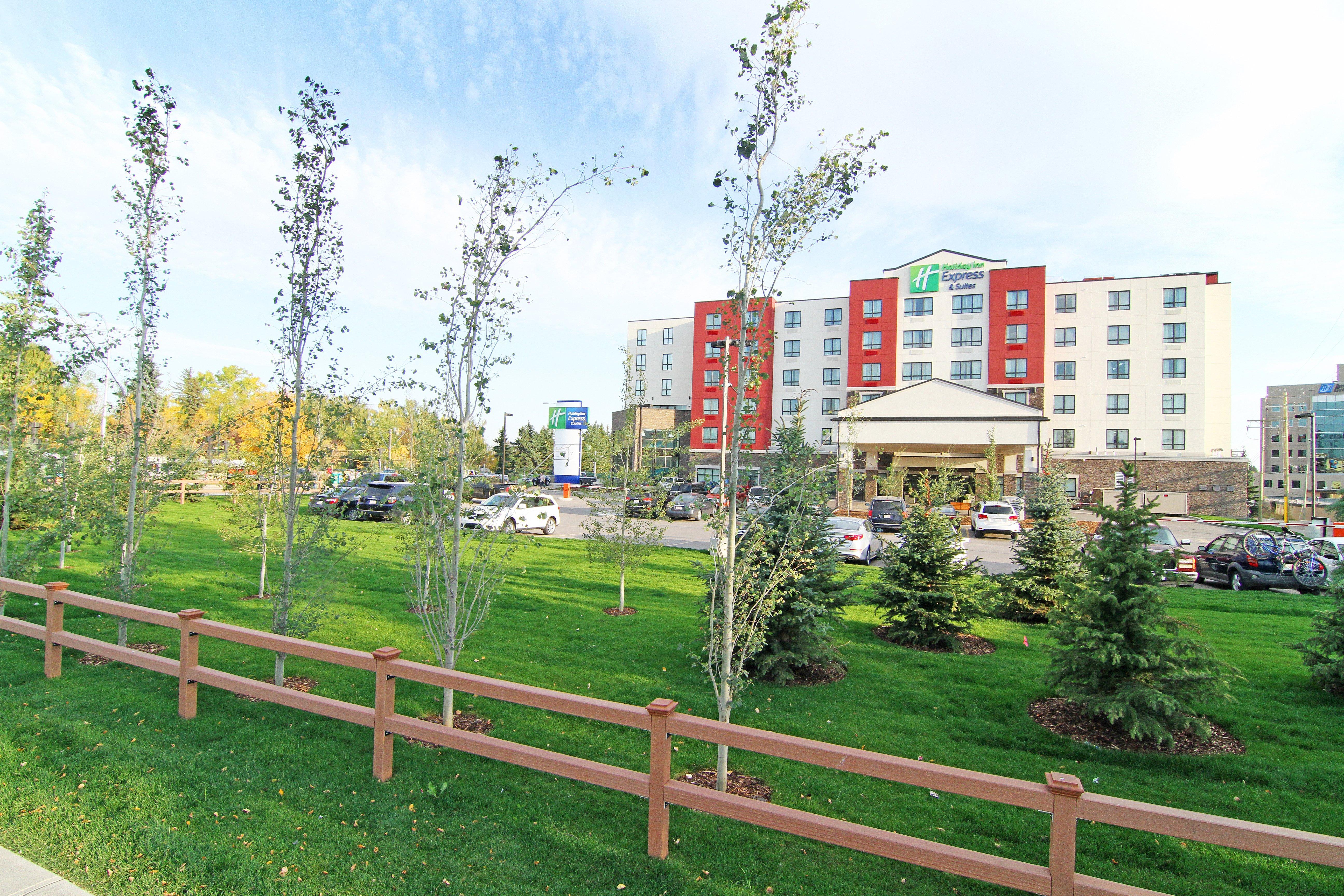 Holiday Inn Express And Suites Calgary University By Ihg Eksteriør bilde