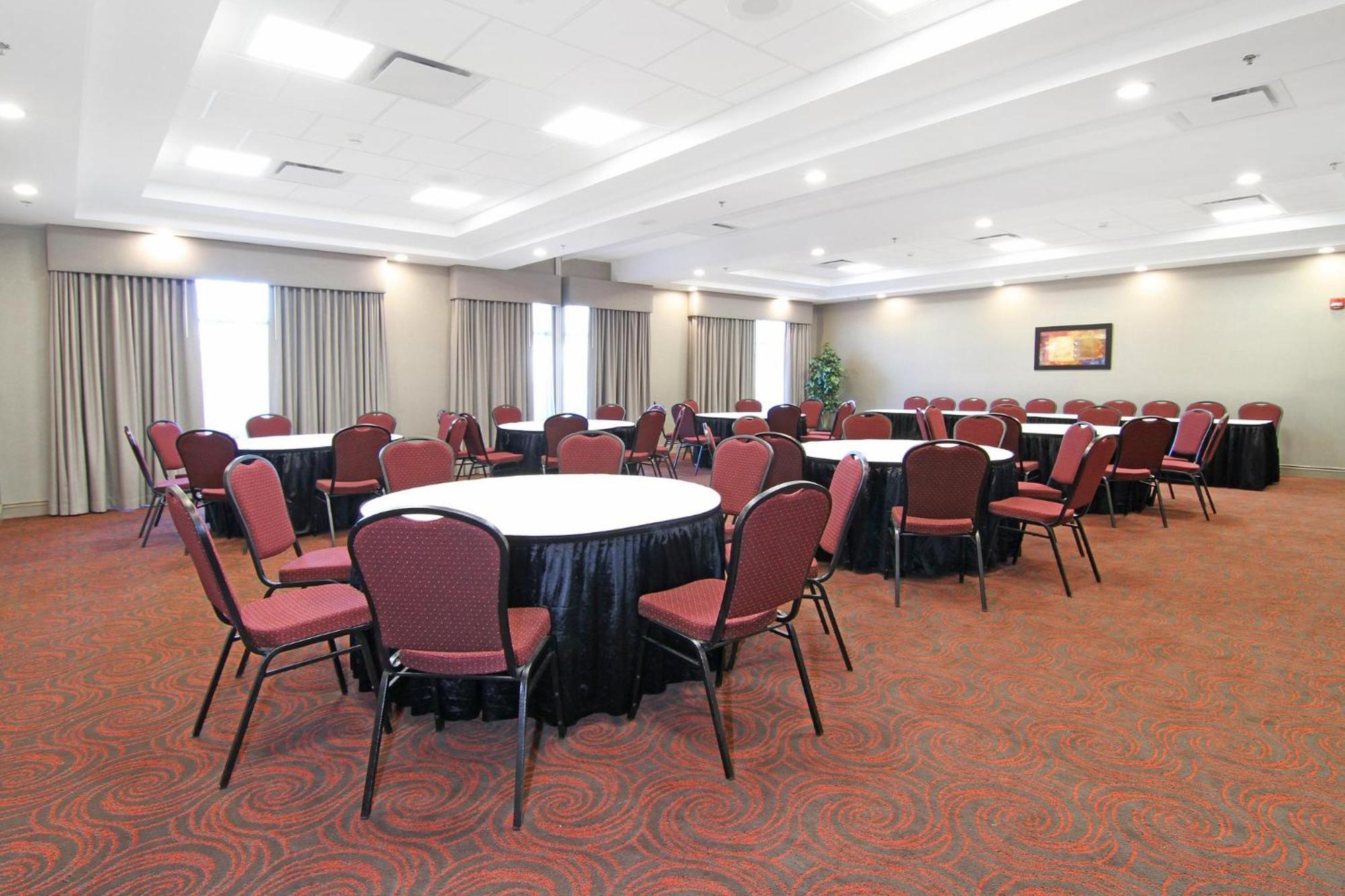 Holiday Inn Express And Suites Calgary University By Ihg Eksteriør bilde